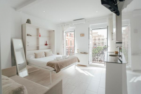 One&Lux El Salvador - Central Studio with a Stunning View